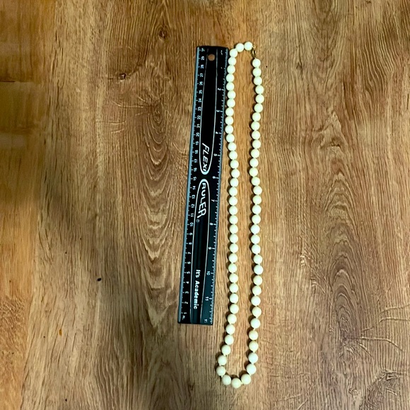 Trifari Vintage Pearl Necklace - Picture 9 of 9